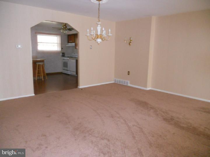 3228 Kilburn Road Philadelphia, PA 19114 - Photo 7 of 20 Dining Room