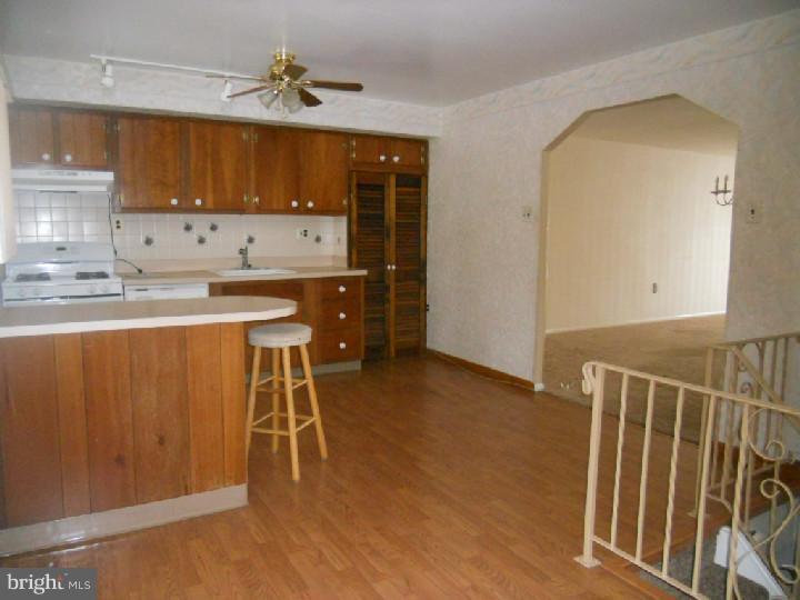 3228 Kilburn Road Philadelphia, PA 19114 - Photo 8 of 20 Kitchen
