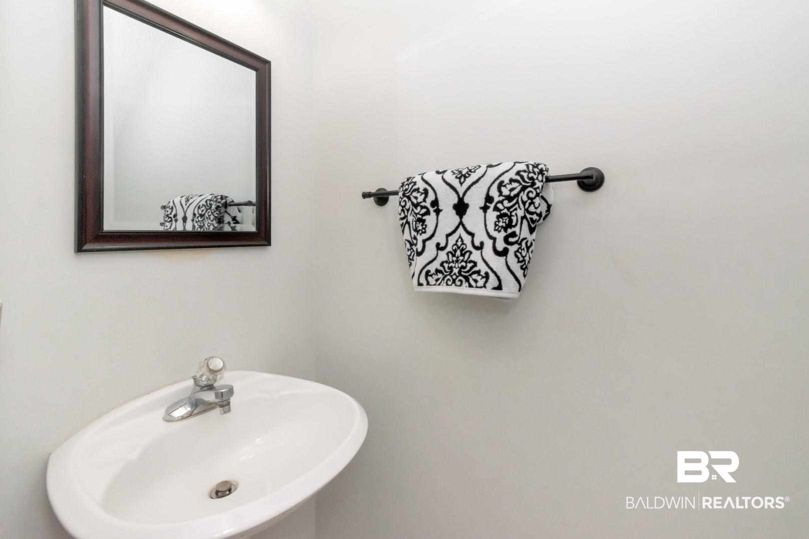 9991 Wedgefield Court Mobile, AL 36608 - Photo 22 of 30 Bathroom featuring sink