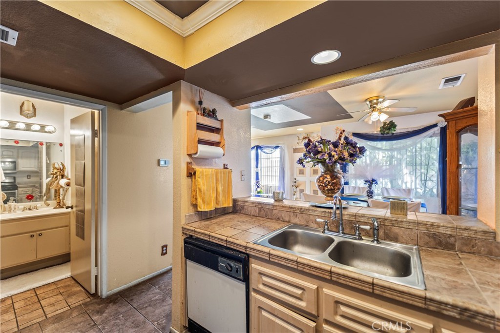 6535 72 Nd, Unit 1 Paramount, CA 90723 - Photo 17 of 32