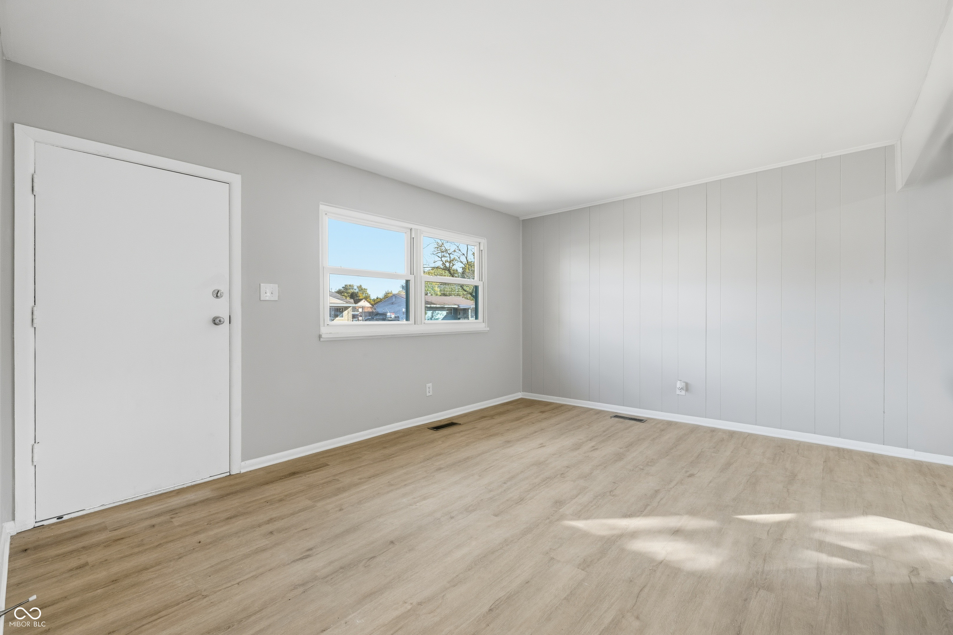 2908 South Walcott Street Indianapolis, IN 46203 - Photo 5 of 30