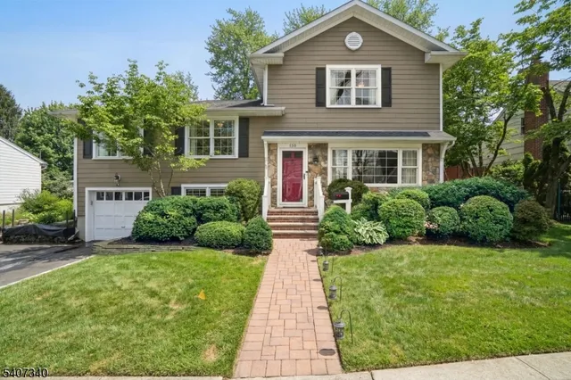 $1,325,000 | 120 Center Avenue, Chatham, NJ 07928