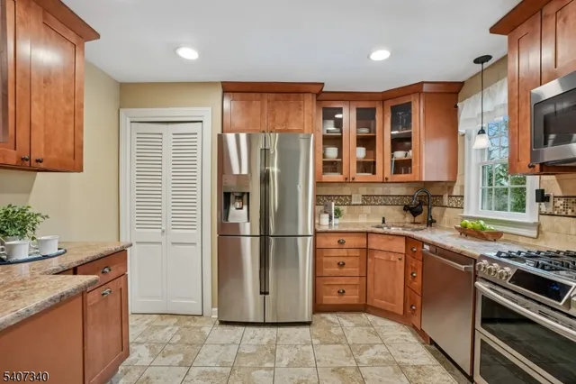 $1,325,000 | 120 Center Avenue, Chatham, NJ 07928