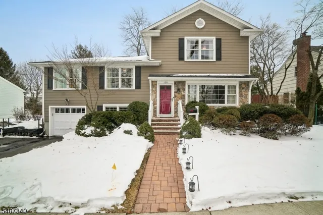 $1,325,000 | 120 Center Avenue, Chatham, NJ 07928