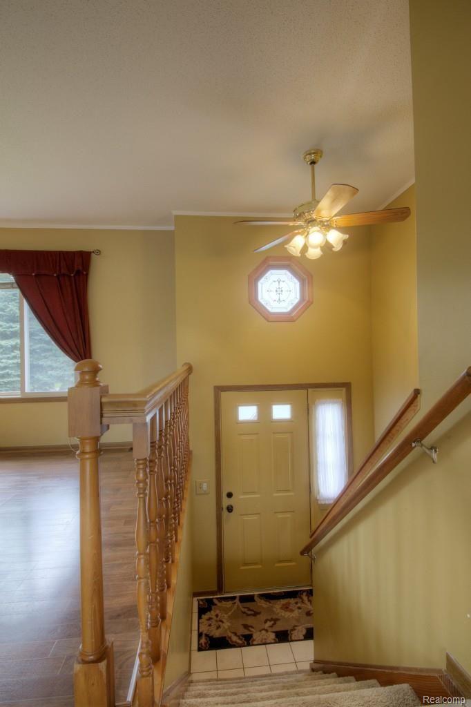 10294 Stark Road Livonia, MI 48150 - Photo 16 of 25 FOYER.jpg