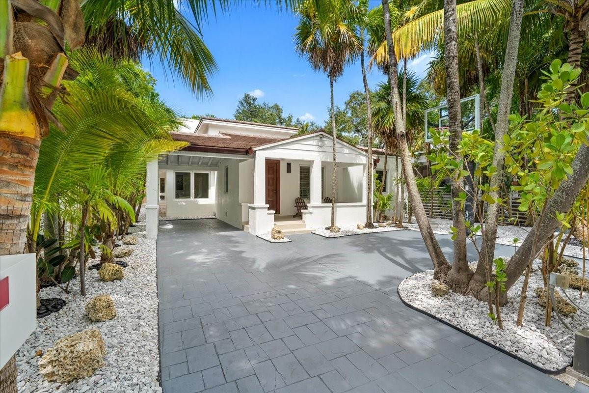 257 Southwest 32nd Road Miami, FL 33129 - Photo 38 of 60 Driveway