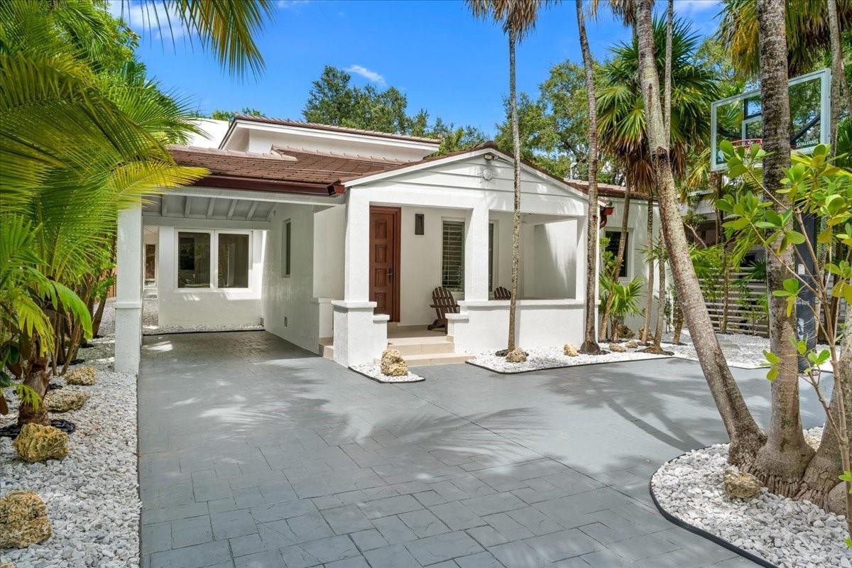 257 Southwest 32nd Road Miami, FL 33129 - Photo 40 of 60 Driveway