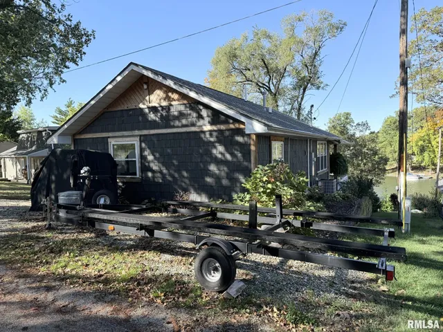 $249,900 | 86 Lake Warren Drive, Monmouth, IL 61462