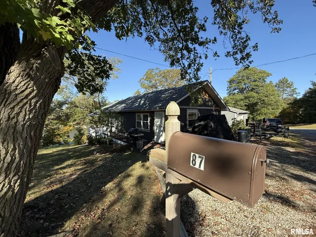 $249,900 | 86 Lake Warren Drive, Monmouth, IL 61462