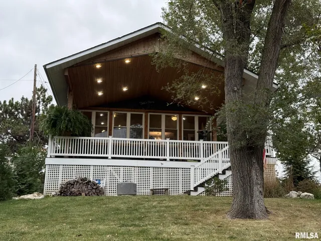 $249,900 | 86 Lake Warren Drive, Monmouth, IL 61462