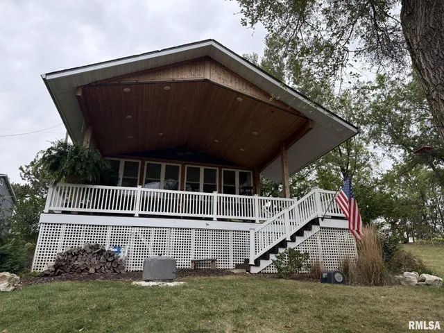 $249,900 | 86 Lake Warren Drive, Monmouth, IL 61462