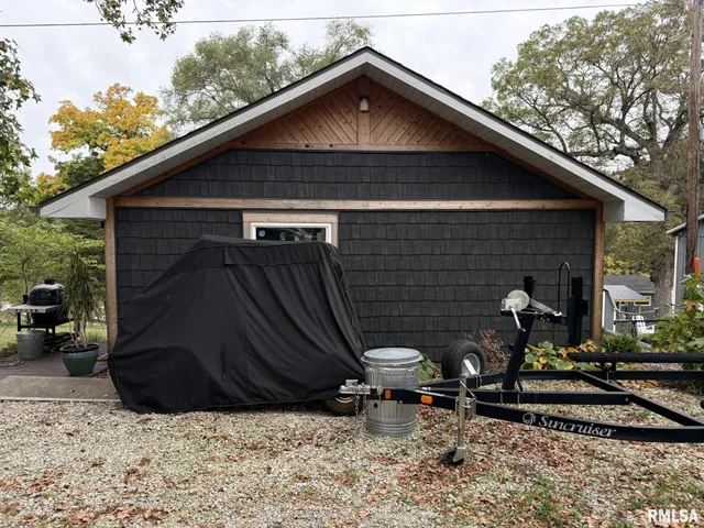 $249,900 | 86 Lake Warren Drive, Monmouth, IL 61462