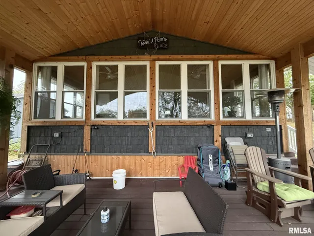 $249,900 | 86 Lake Warren Drive, Monmouth, IL 61462