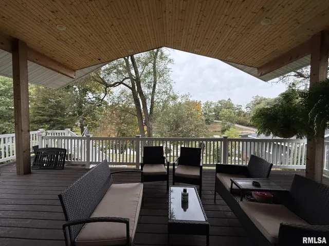 $249,900 | 86 Lake Warren Drive, Monmouth, IL 61462