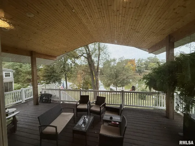 $249,900 | 86 Lake Warren Drive, Monmouth, IL 61462