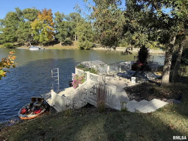 $249,900 | 86 Lake Warren Drive, Monmouth, IL 61462