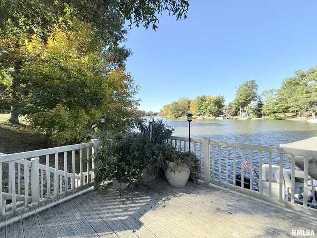 $249,900 | 86 Lake Warren Drive, Monmouth, IL 61462