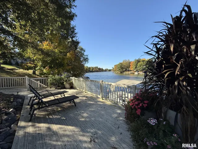 $249,900 | 86 Lake Warren Drive, Monmouth, IL 61462