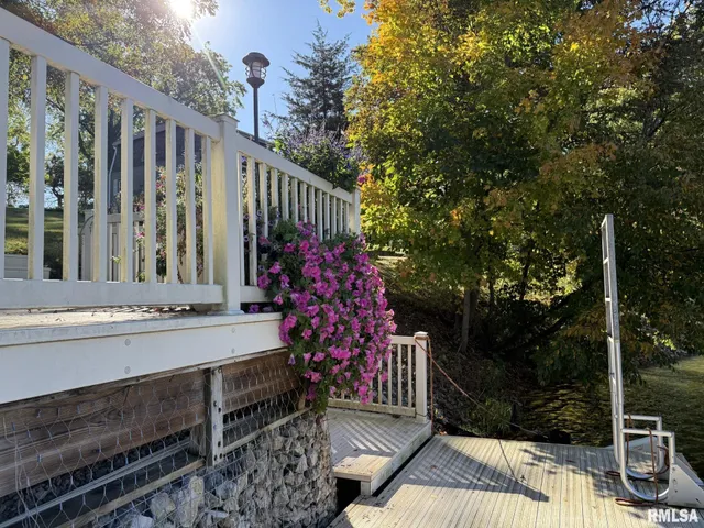 $249,900 | 86 Lake Warren Drive, Monmouth, IL 61462