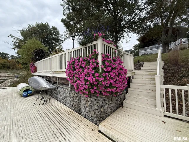 $249,900 | 86 Lake Warren Drive, Monmouth, IL 61462