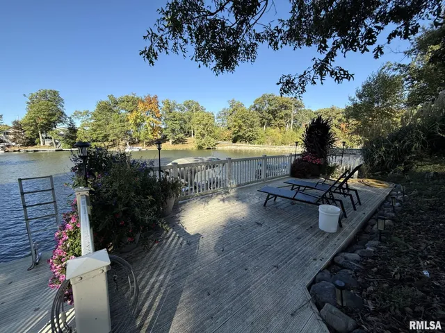 $249,900 | 86 Lake Warren Drive, Monmouth, IL 61462