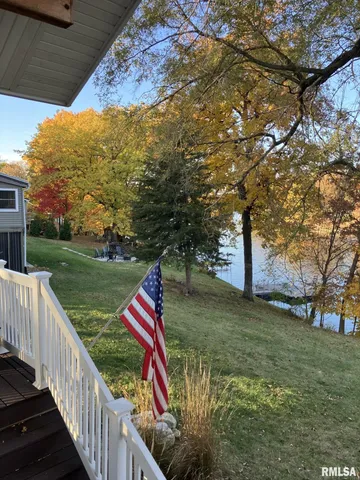 $249,900 | 86 Lake Warren Drive, Monmouth, IL 61462