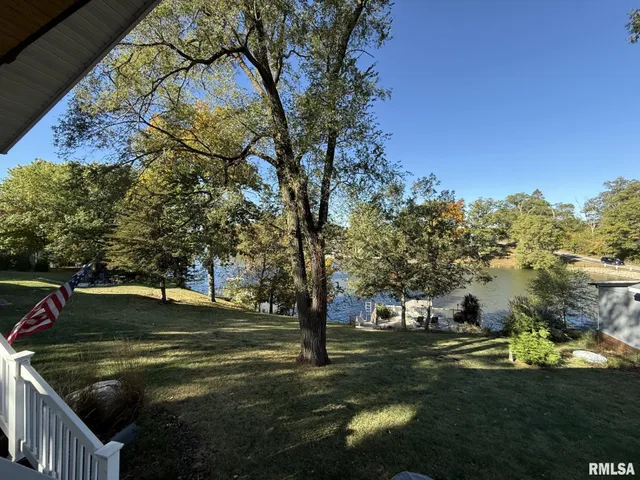 $249,900 | 86 Lake Warren Drive, Monmouth, IL 61462