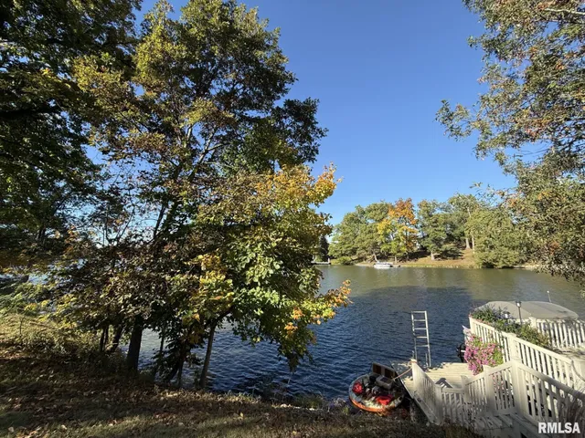 $249,900 | 86 Lake Warren Drive, Monmouth, IL 61462