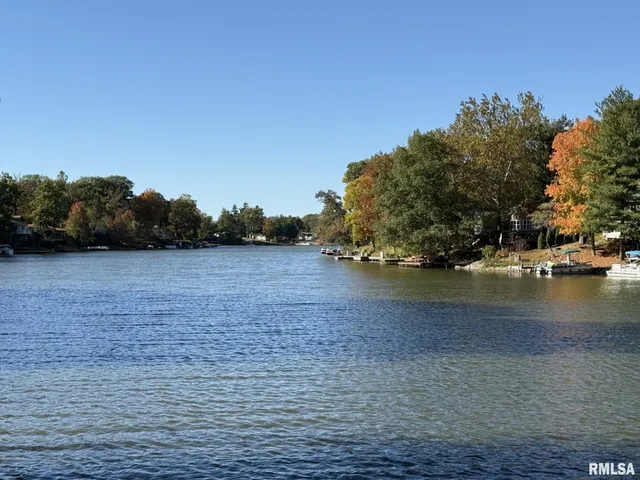 $249,900 | 86 Lake Warren Drive, Monmouth, IL 61462