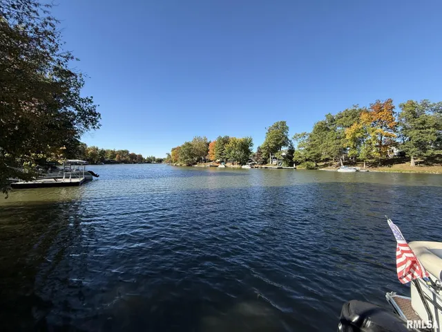 $249,900 | 86 Lake Warren Drive, Monmouth, IL 61462