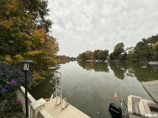 $249,900 | 86 Lake Warren Drive, Monmouth, IL 61462