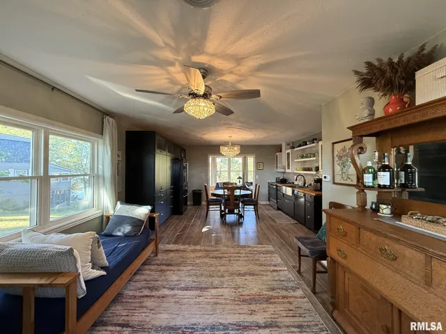 $249,900 | 86 Lake Warren Drive, Monmouth, IL 61462