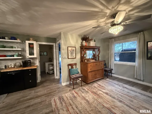 $249,900 | 86 Lake Warren Drive, Monmouth, IL 61462