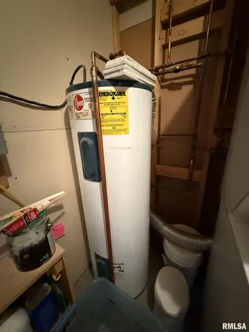 $249,900 | 86 Lake Warren Drive, Monmouth, IL 61462