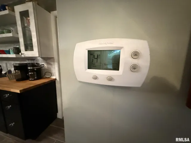 $249,900 | 86 Lake Warren Drive, Monmouth, IL 61462