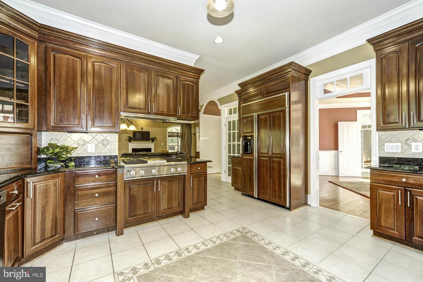 1040 Bellview Road McLean, VA 22102 - Photo 8 of 27 Kitchen