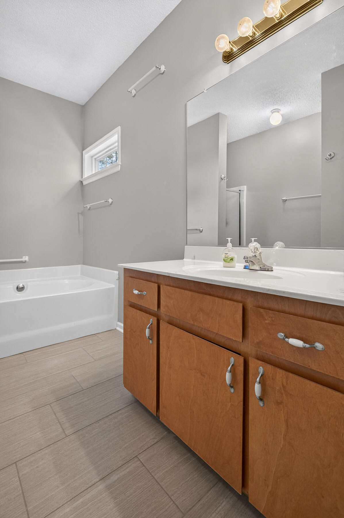 132 Paddock Way Summerville, SC 29486 - Photo 35 of 57 Primary en Suite
