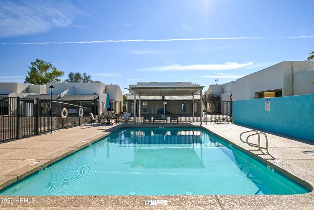 $2,150 | 16041 North 31st Street, Unit 14, Phoenix, AZ 85032