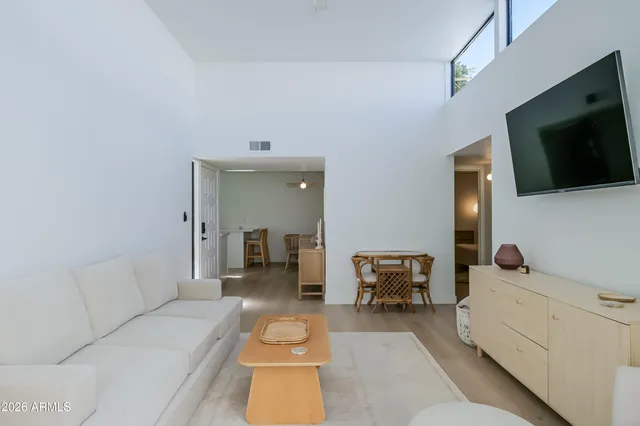 $2,150 | 16041 North 31st Street, Unit 14, Phoenix, AZ 85032