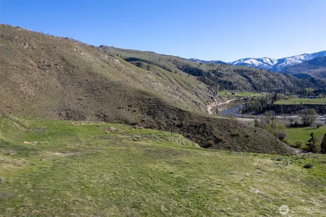 $120,000 | 6 Cowboy Road, Pateros, WA 98846