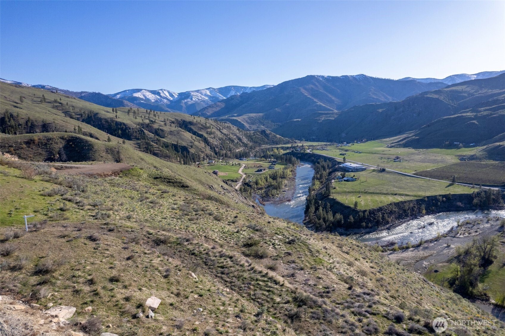 6 Cowboy Road Pateros, WA 98846 - Photo 2 of 38