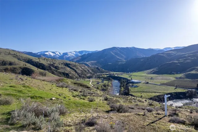 $120,000 | 6 Cowboy Road, Pateros, WA 98846