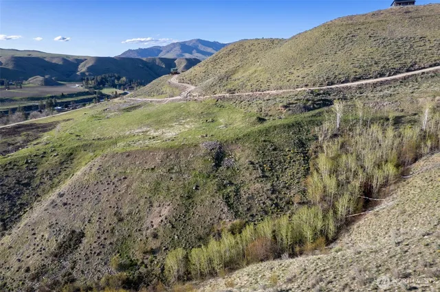 $120,000 | 6 Cowboy Road, Pateros, WA 98846