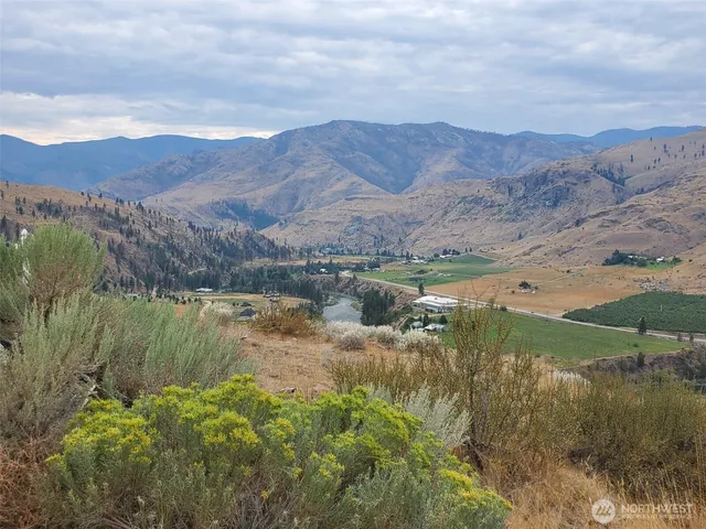 $120,000 | 6 Cowboy Road, Pateros, WA 98846