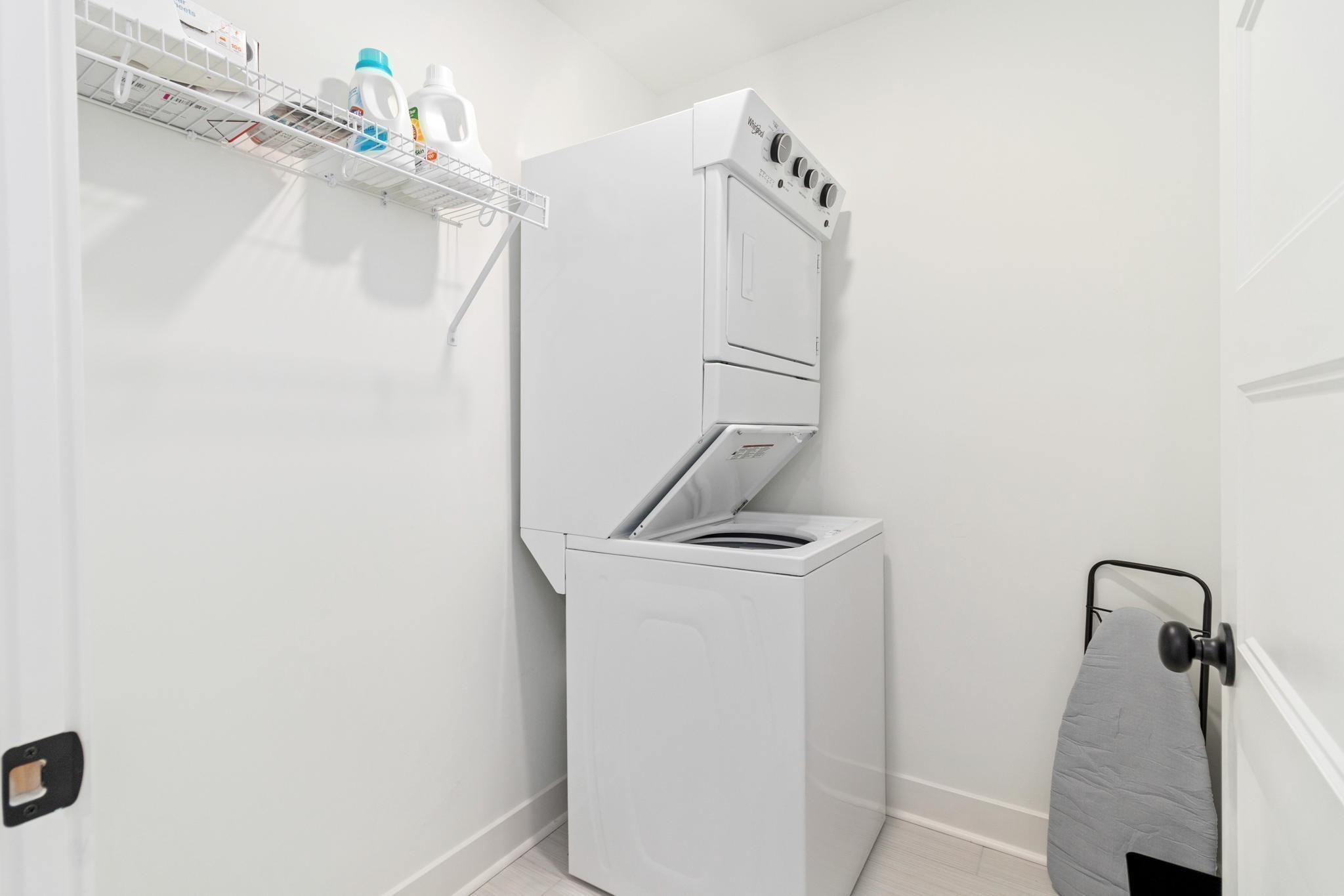 725 Hornbuckle Road, Unit B2 Clarksville, TN 37043 - Photo 26 of 31 a bathroom with a sink a vanity and mirror