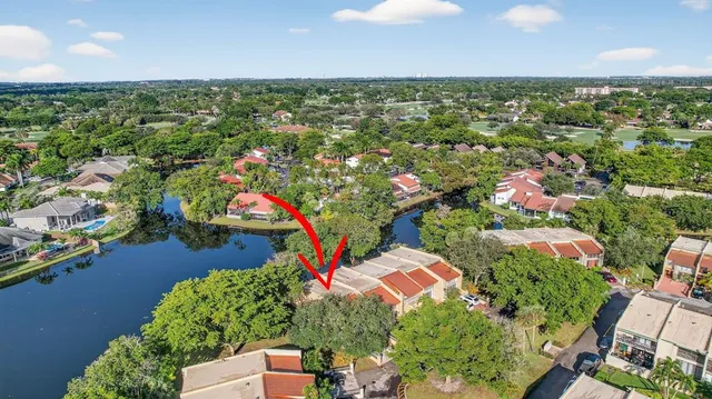 $395,000 | 721 East Coco Plum Circle, Unit 5, Plantation, FL 33324
