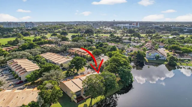 $395,000 | 721 East Coco Plum Circle, Unit 5, Plantation, FL 33324