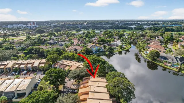 $395,000 | 721 East Coco Plum Circle, Unit 5, Plantation, FL 33324