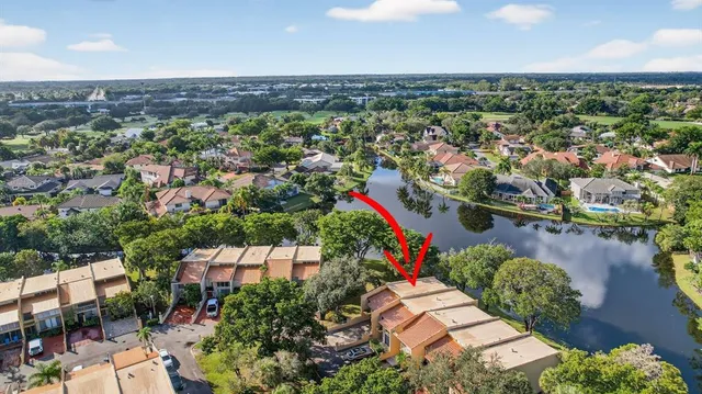 $395,000 | 721 East Coco Plum Circle, Unit 5, Plantation, FL 33324