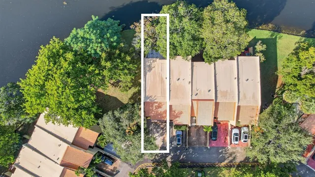 $395,000 | 721 East Coco Plum Circle, Unit 5, Plantation, FL 33324